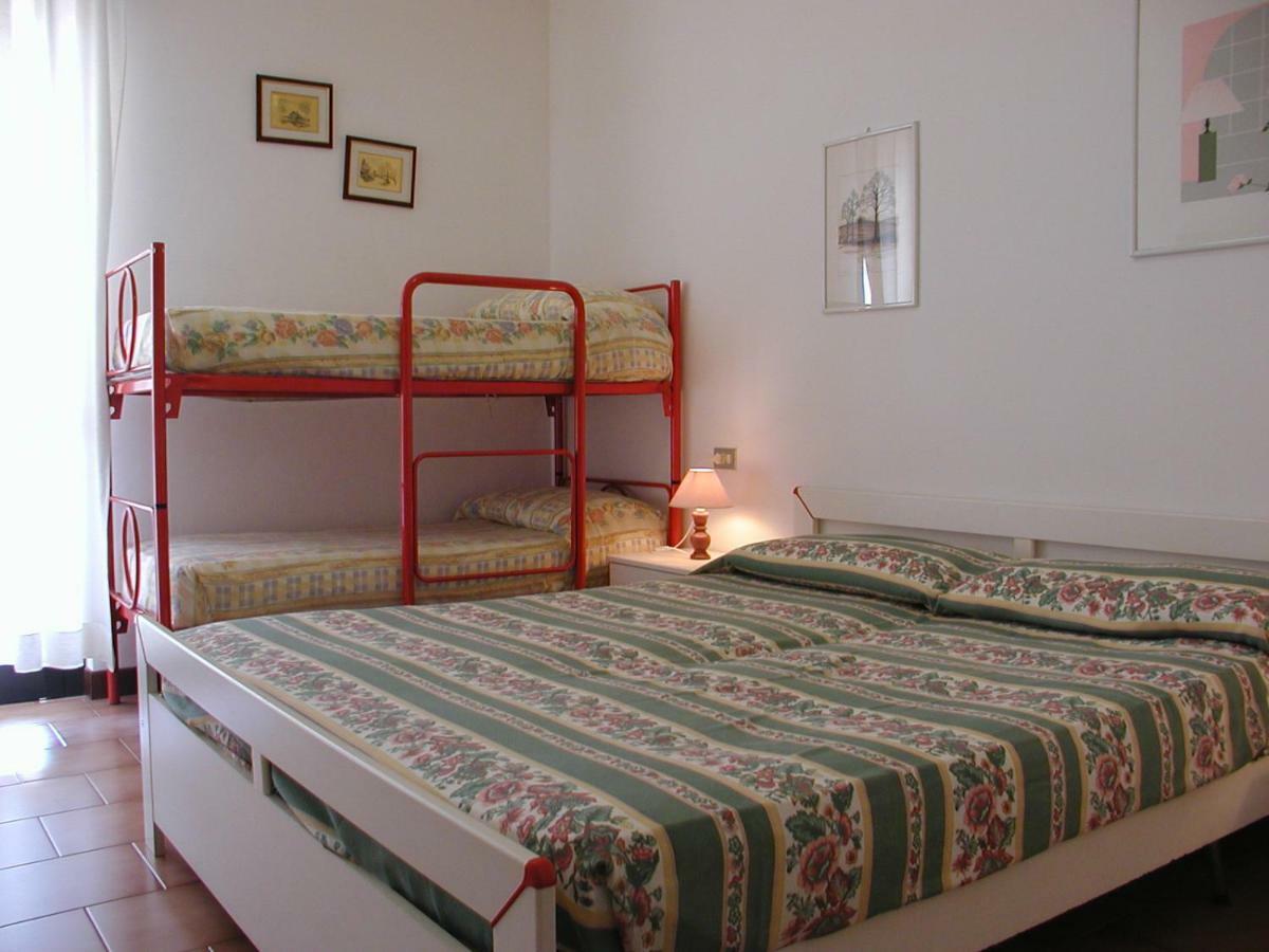 Complesso Solarium Apartman Bibione Kültér fotó