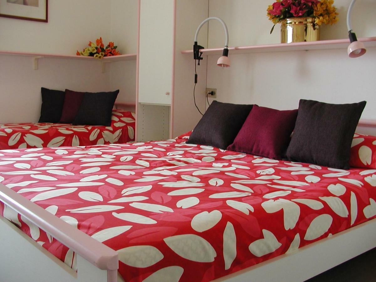 Complesso Solarium Apartman Bibione Kültér fotó