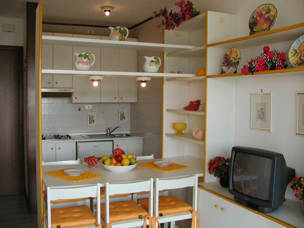 Complesso Solarium Apartman Bibione Kültér fotó